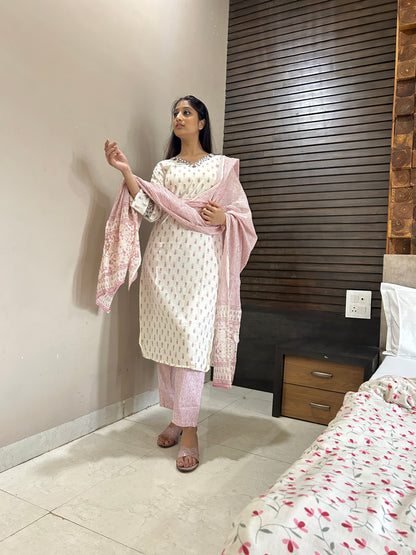 White & Pink Cotton Kurta Set with Printed Dupatta – Light & Elegant Daily Wear