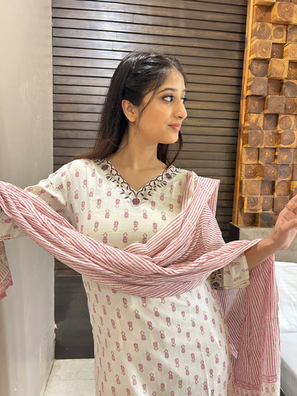 White & Pink Cotton Kurta Set with Printed Dupatta – Light & Elegant Daily Wear